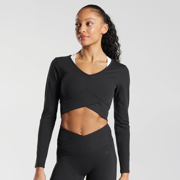 Gymshark Crossover Long Sleeve Work Out Crop Top in Black, Medium - Picture 4 of 10